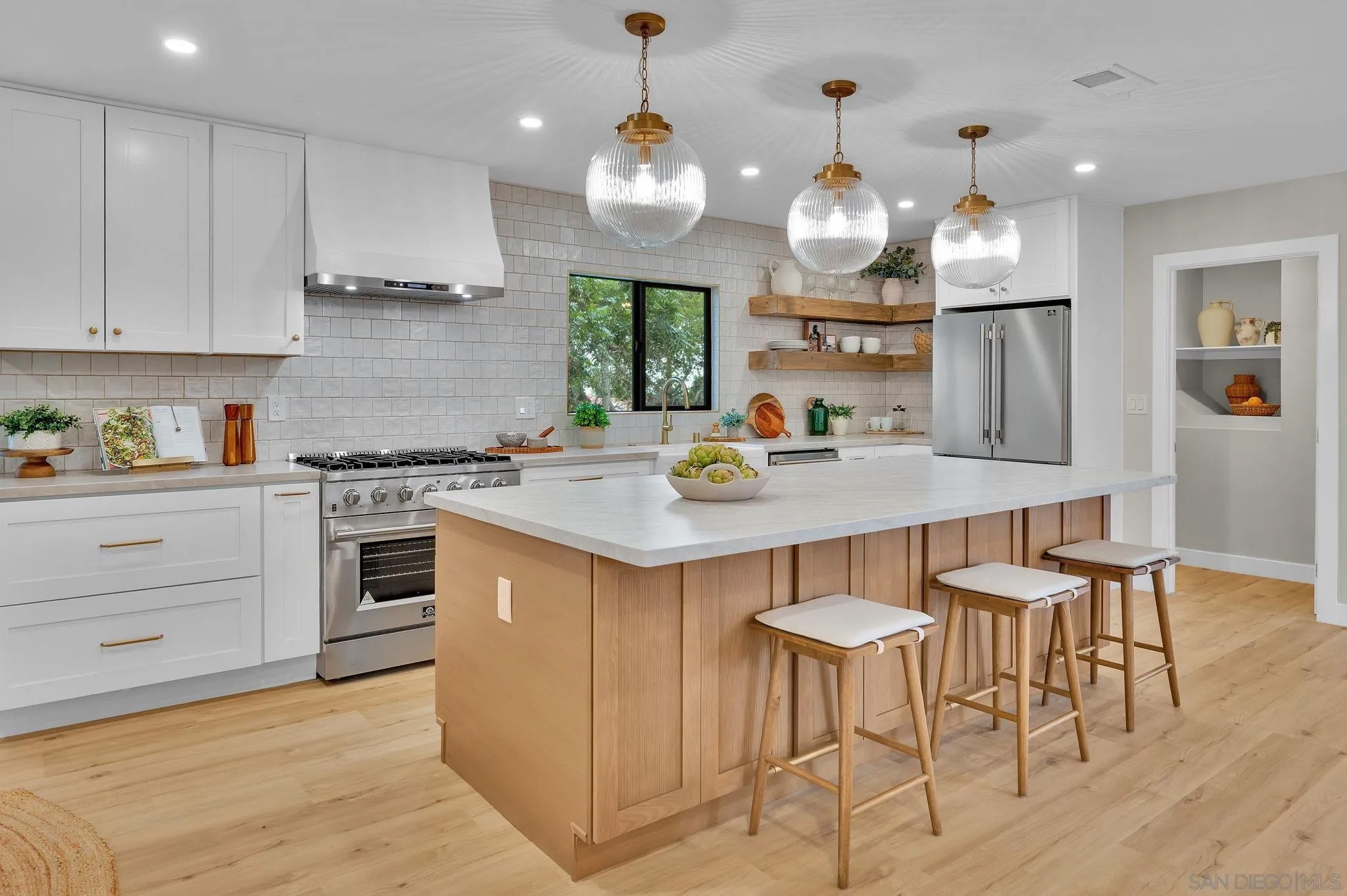 4360 Helix Canyon Dr