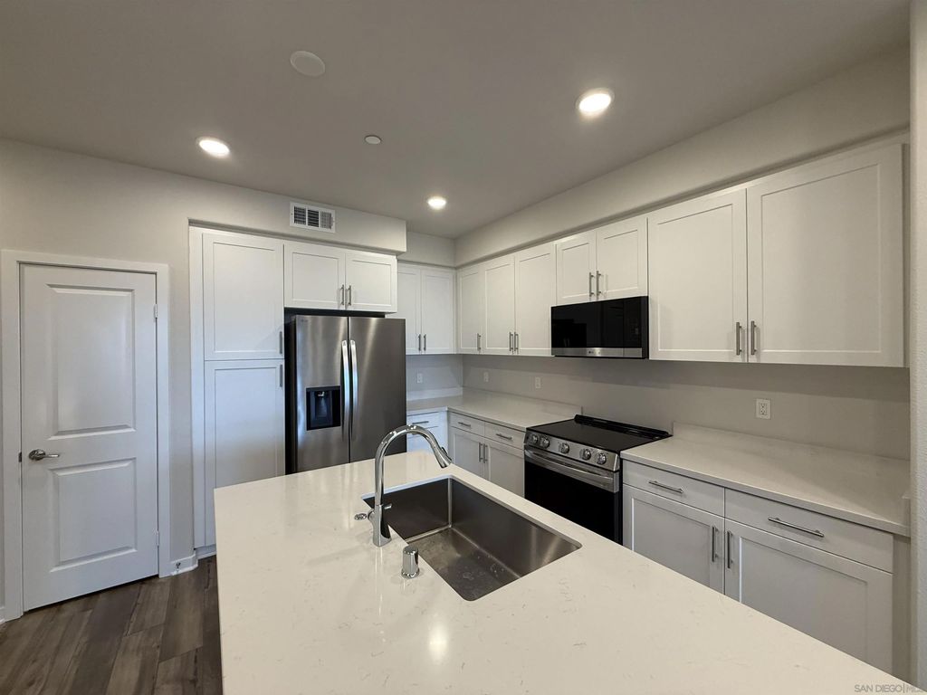 Photo of 9512 Hannah Way, Riverside, CA 92503 (MLS # 260002522)