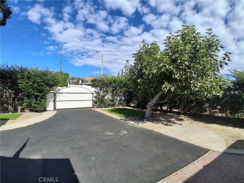 11662 Glamis Street