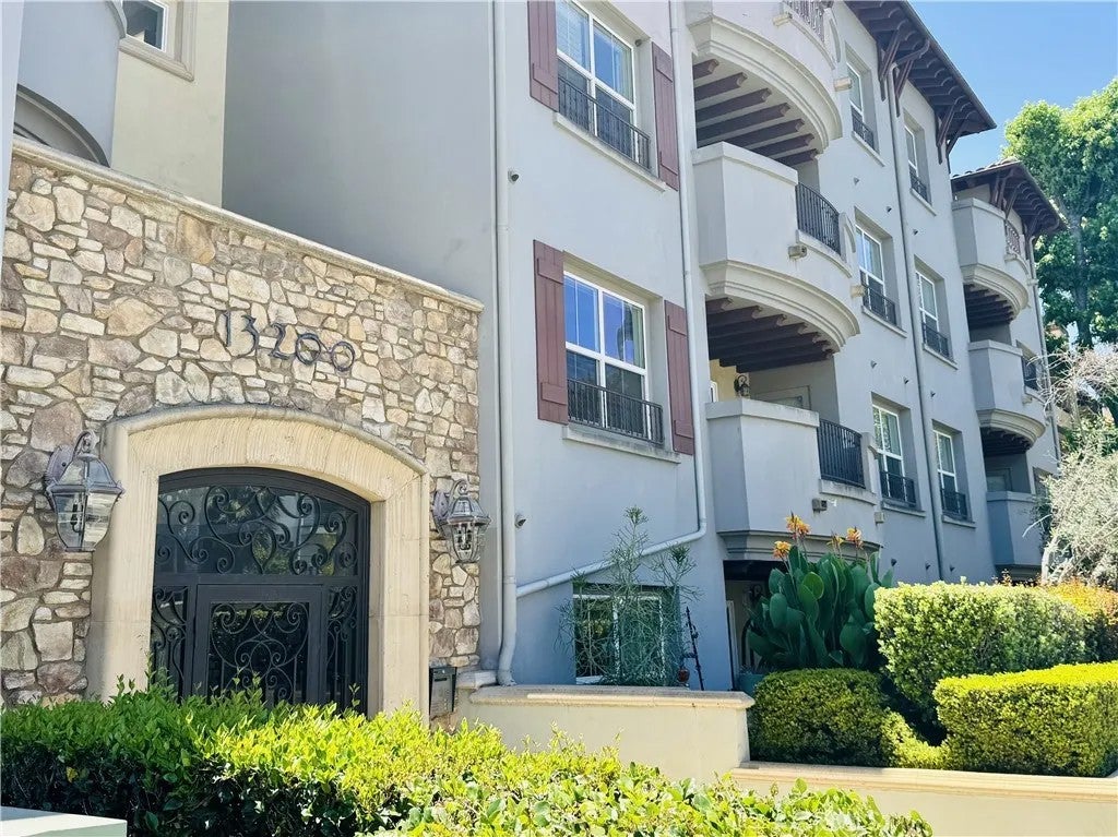 13200 Moorpark