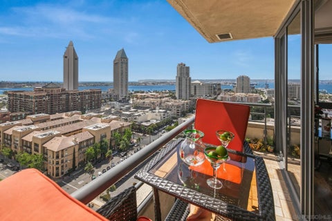Tiny photo for 700 Front St #1303, San Diego, CA 92101 (MLS # 260023659)