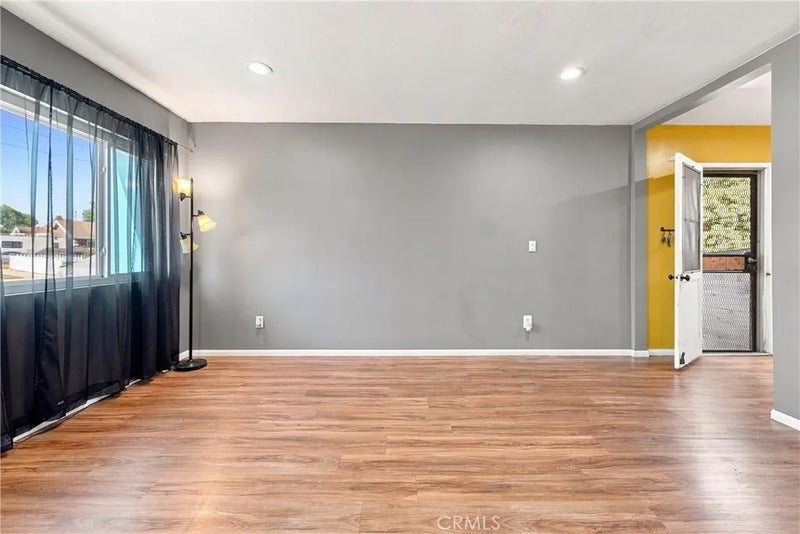 1437 W I