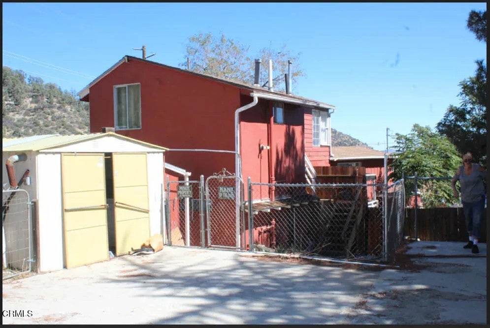 3904 Mount Pinos Way