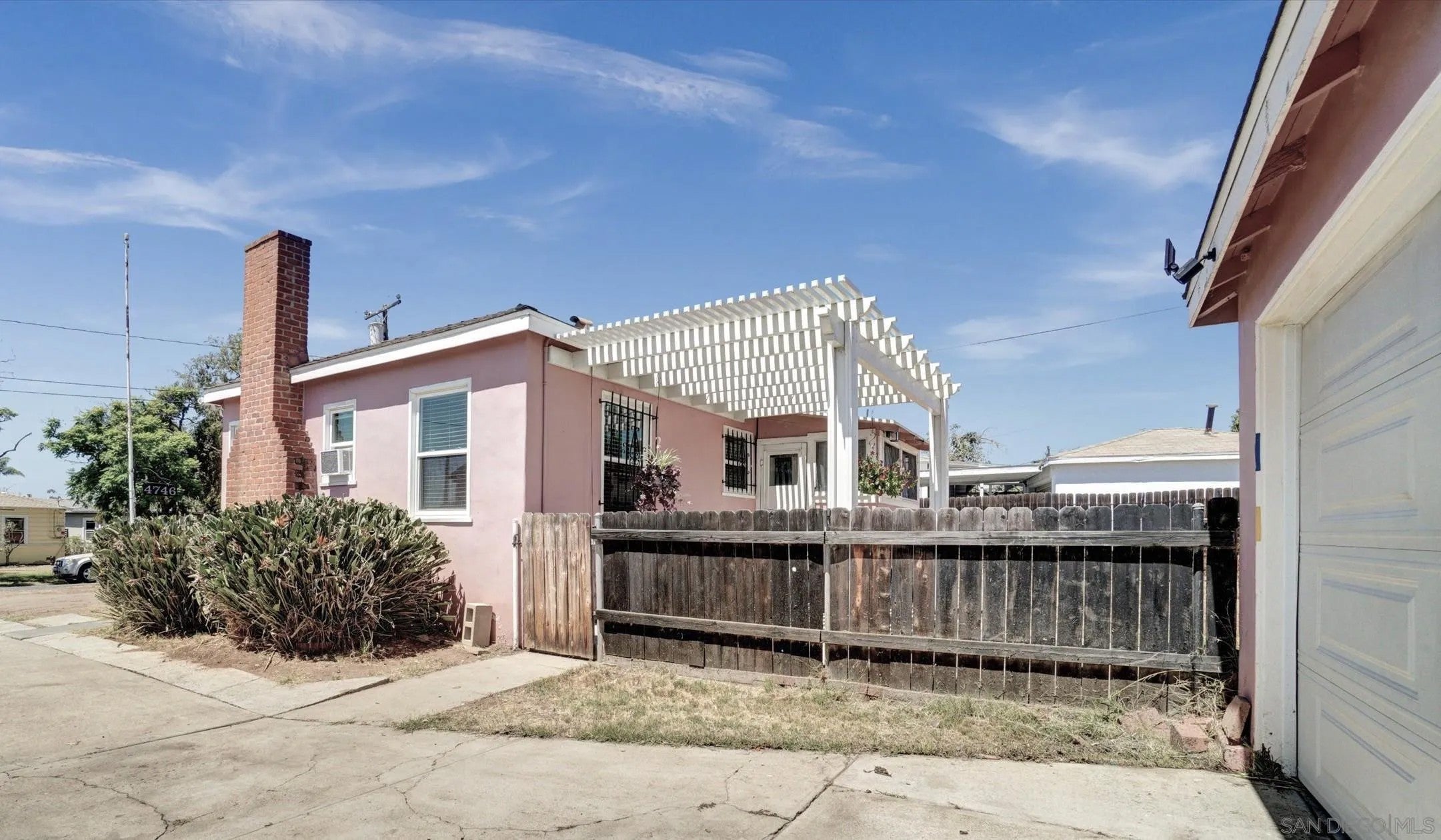 4746 Beech