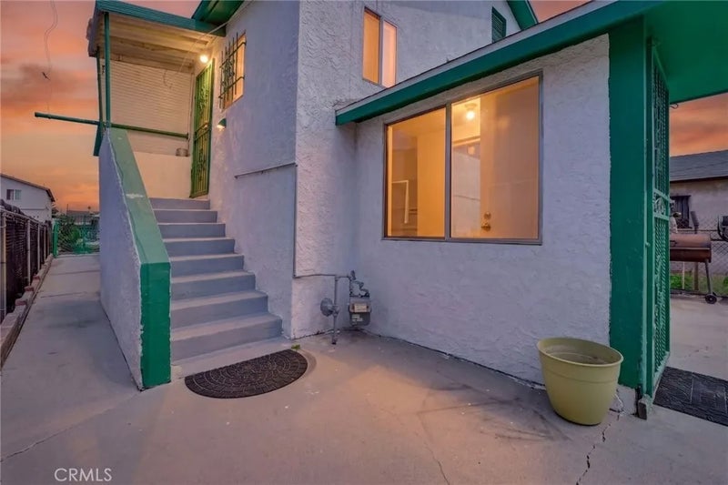 828 W 73rd Street