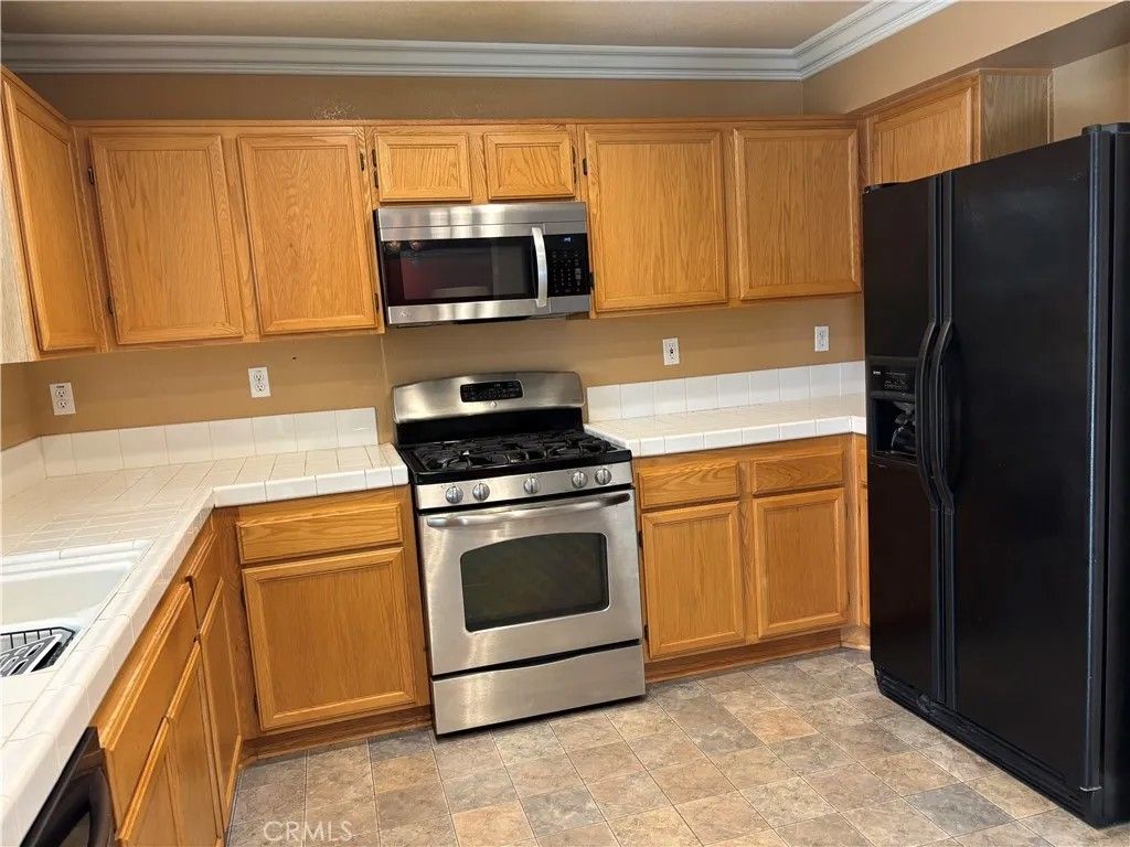 Photo of 517 Louisville St, Hemet, CA 92545 (MLS # SW26046441)