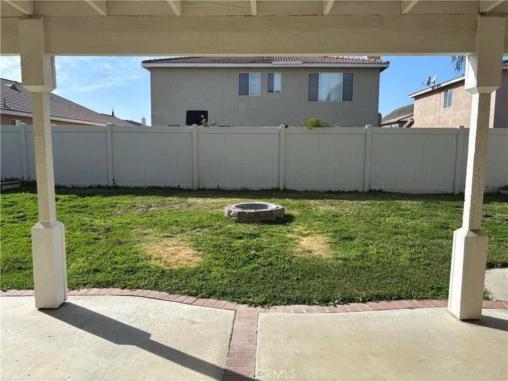 Photo of 517 Louisville St, Hemet, CA 92545 (MLS # SW26046441)