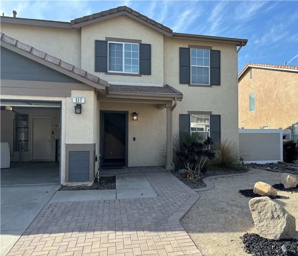 Photo of 517 Louisville St, Hemet, CA 92545 (MLS # SW26046441)