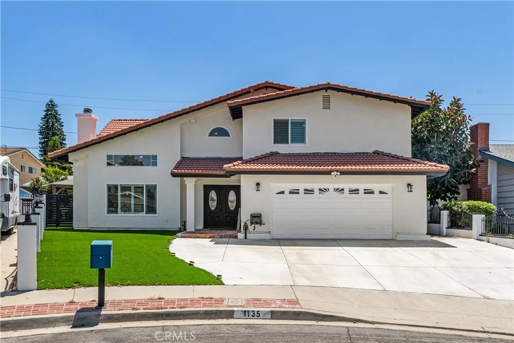 1135 Belbury Dr