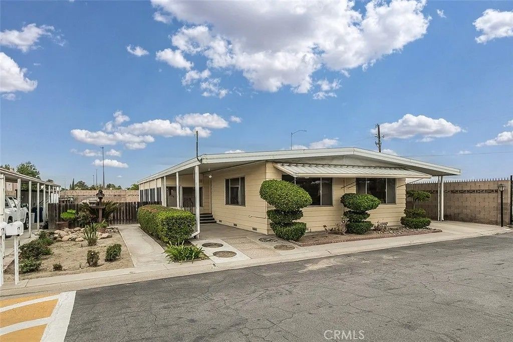 Photo of 1701 Dinuba Ave #1, Selma, CA 93662 (MLS # FR25282081)