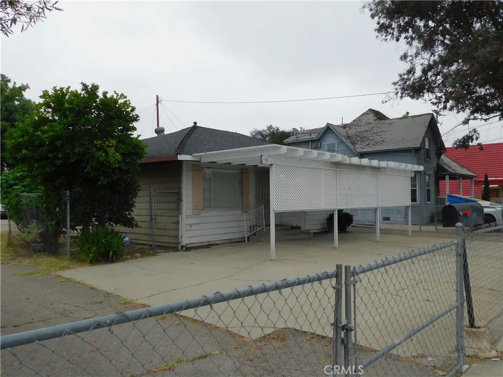 1119 E 4th Street