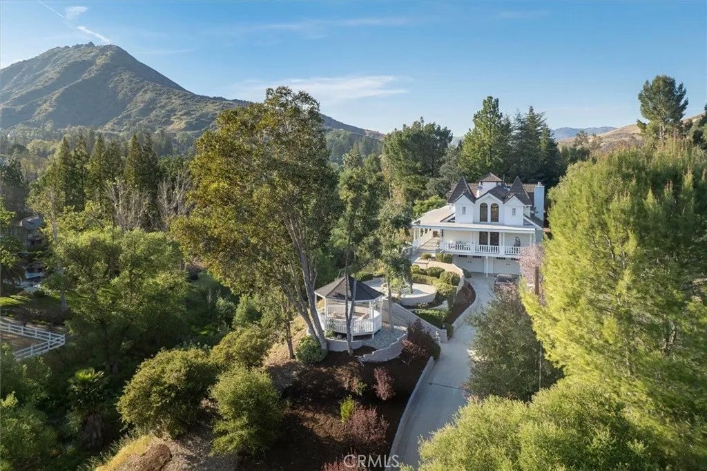28933 Wagon Road