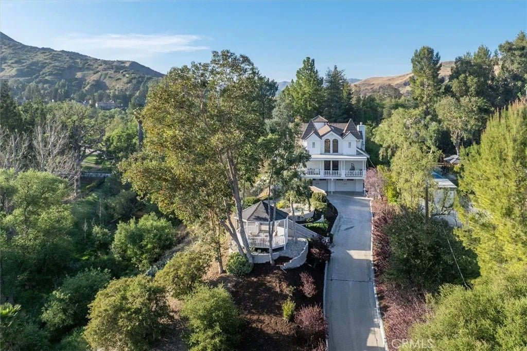28933 Wagon Road