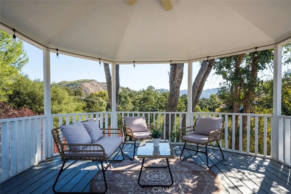 28933 Wagon Road