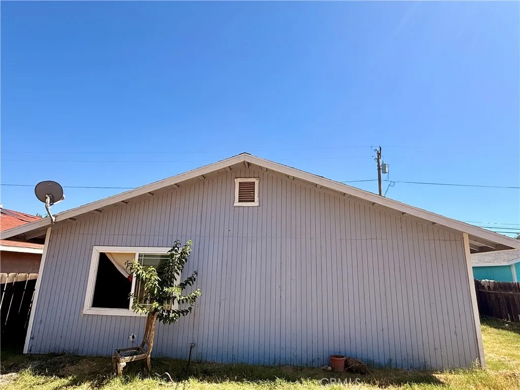 545 E Valley