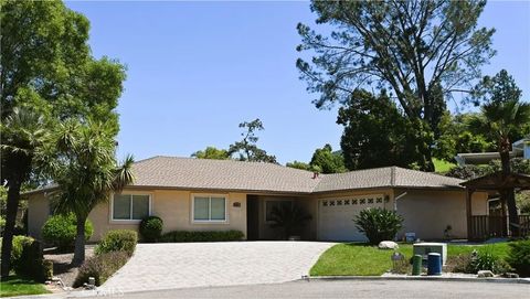 Photo of 1075 La Reina Dr, San Marcos, CA 92078 (MLS # SW26084425)