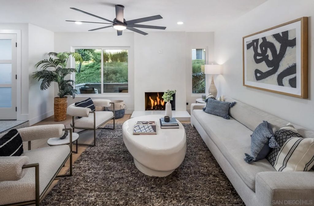 Photo of 1986 Azure Way, Encinitas, CA 92024 (MLS # 260001291)