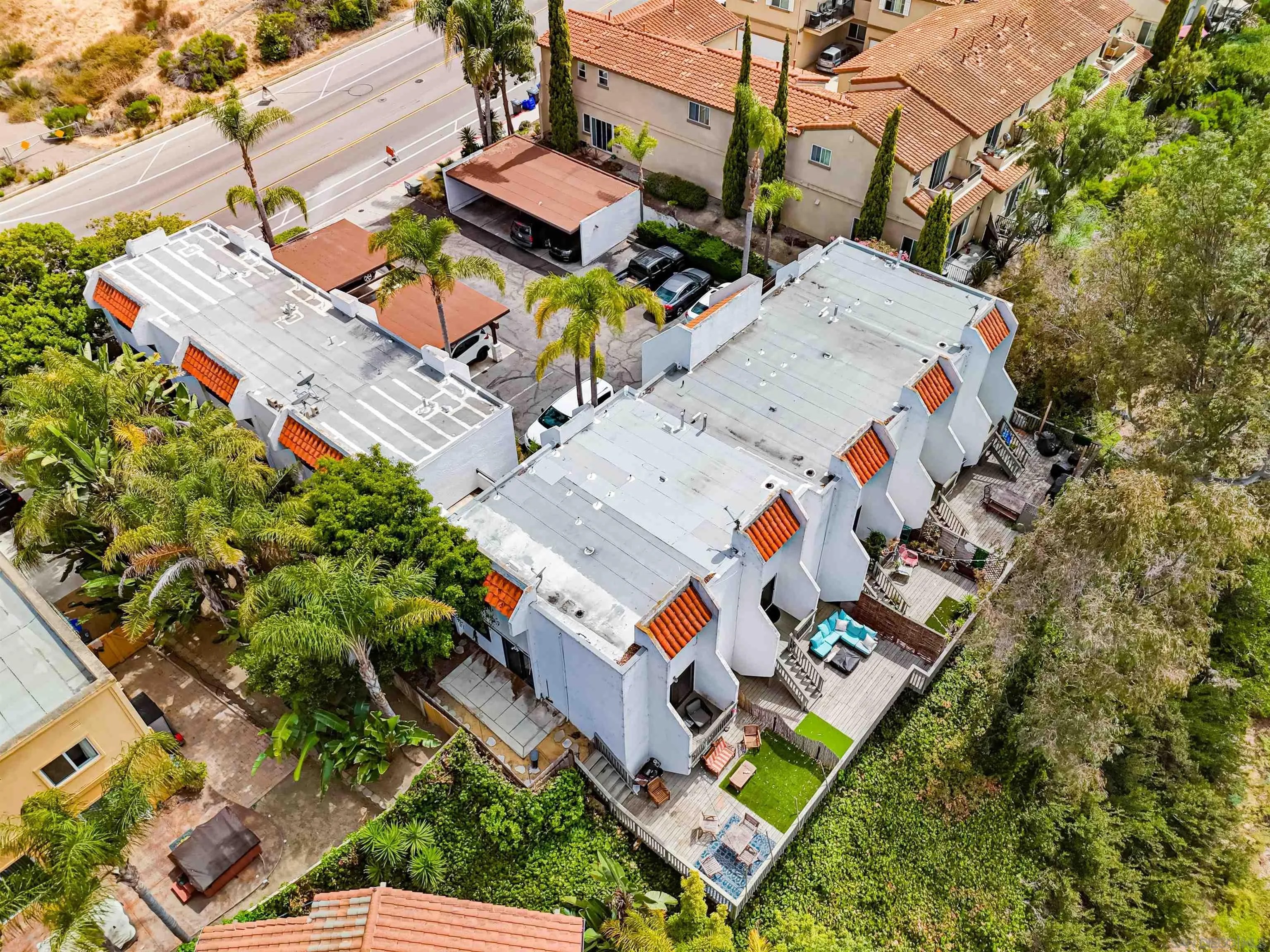 2950 La Costa Ave