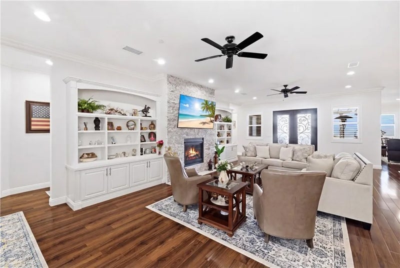 20451 Paseo Montana