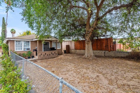 Photo of 546-50 N Quince St, Escondido, CA 92025 (MLS # 260024714)