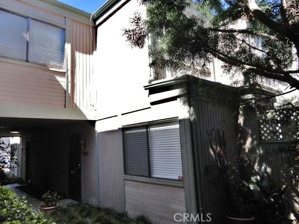 Photo of 10770 Woodley #7, Granada Hills, CA 91344 (MLS # SR25282454)