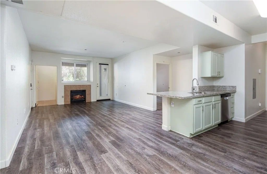 Photo of 41410 Juniper St #412, Murrieta, CA 92562 (MLS # IG26075914)