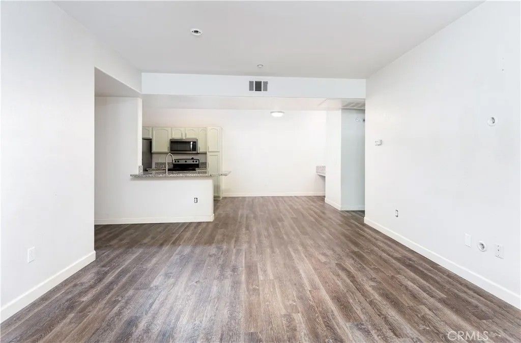 Photo of 41410 Juniper St #412, Murrieta, CA 92562 (MLS # IG26075914)