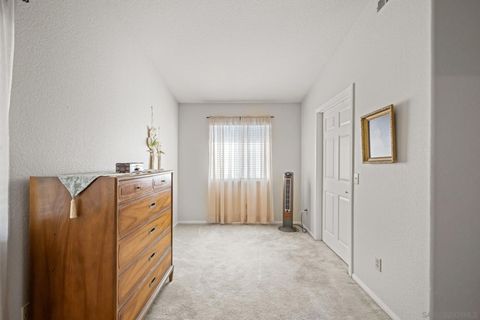 Tiny photo for 7982 Lemon Cir, La Mesa, CA 91941 (MLS # 250042269)