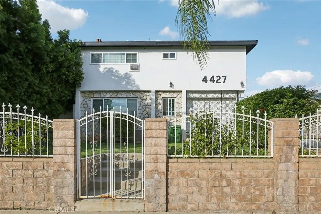 Photo of 4427 Camero Avenue, Los Angeles, CA 90027 (MLS # SR26064374)