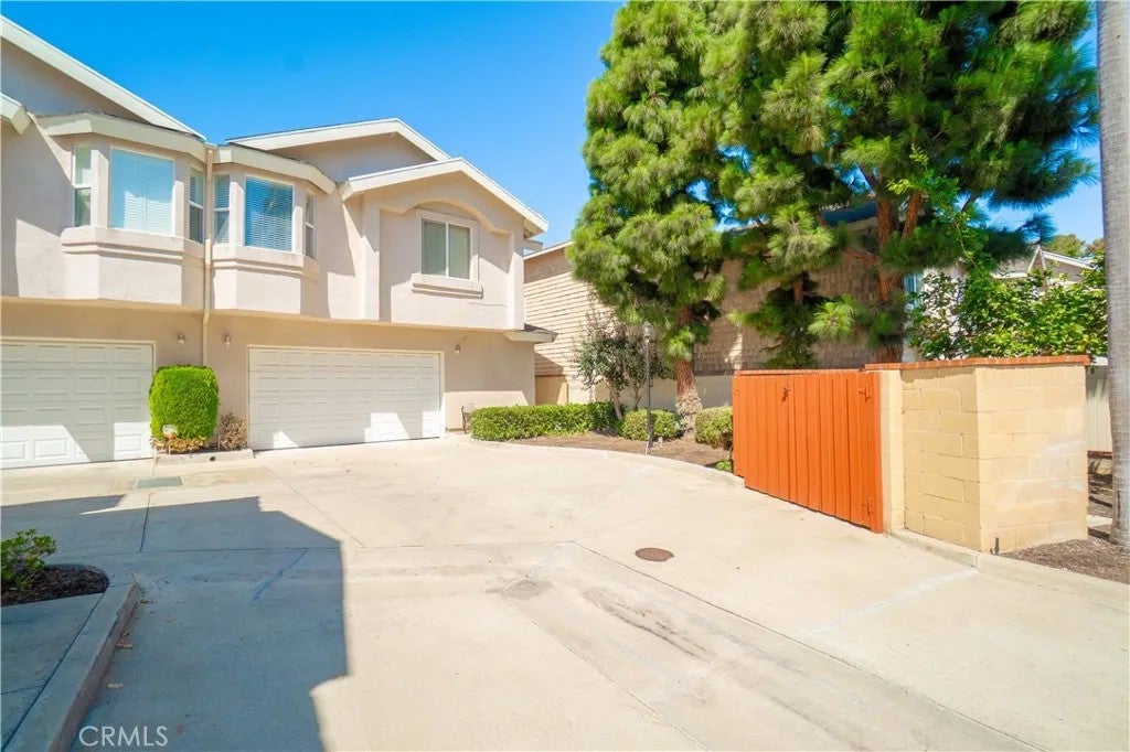 2239 Pacific