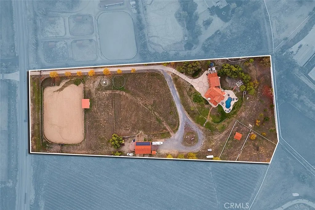 38405 Avenida La Cresta