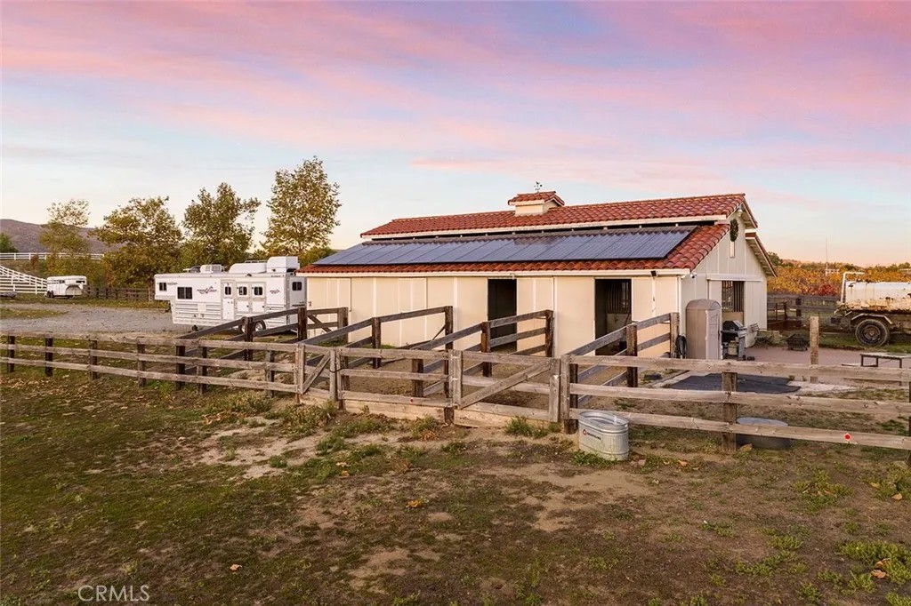 38405 Avenida La Cresta