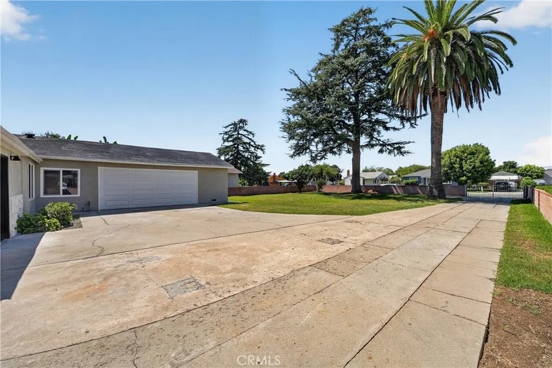 1028 S Sunkist