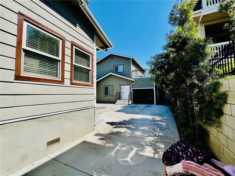 915 W 21st