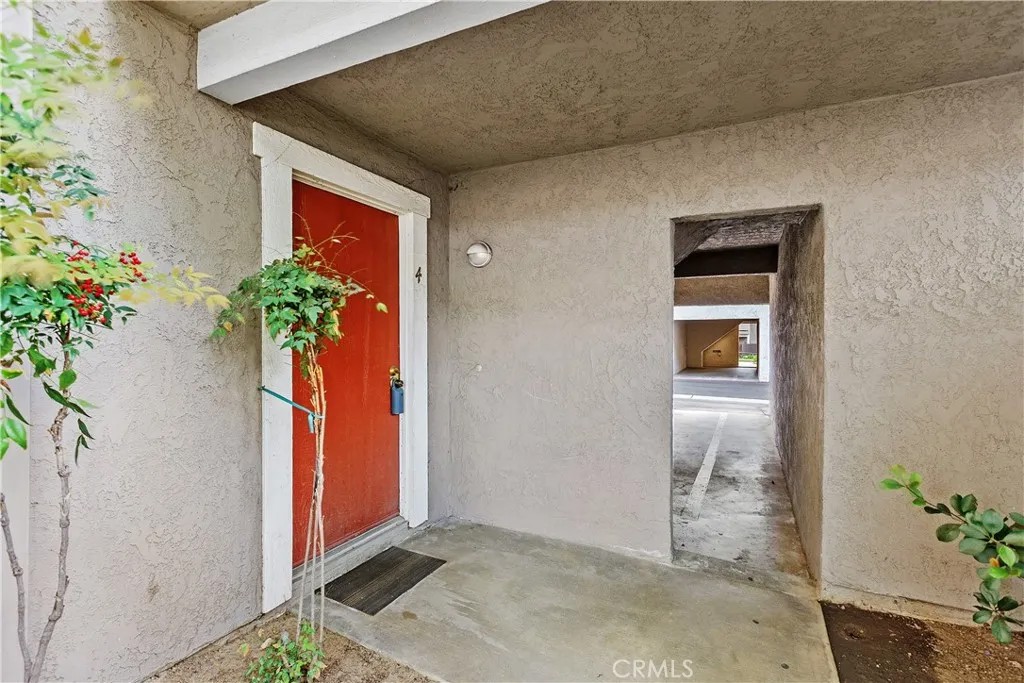 3088 Gladstone Street 4