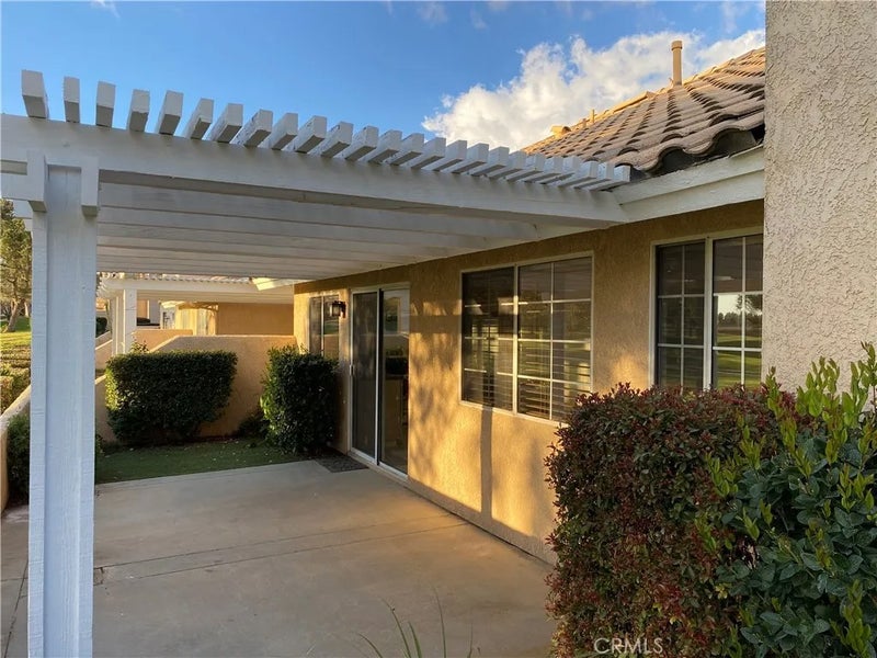 573 La Costa Dr