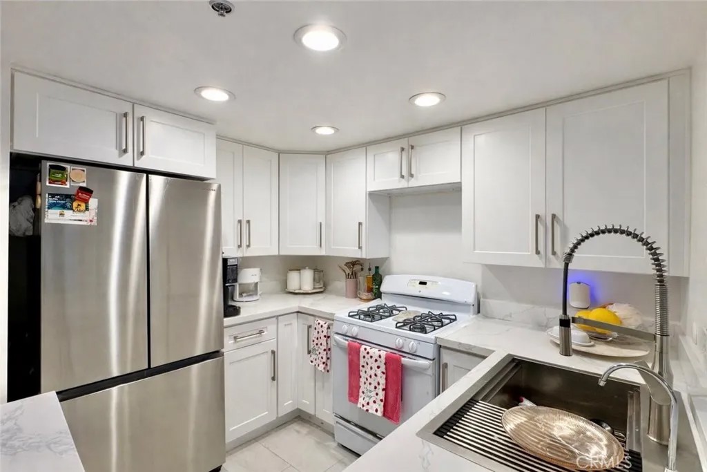 700 W 3rd Street A104