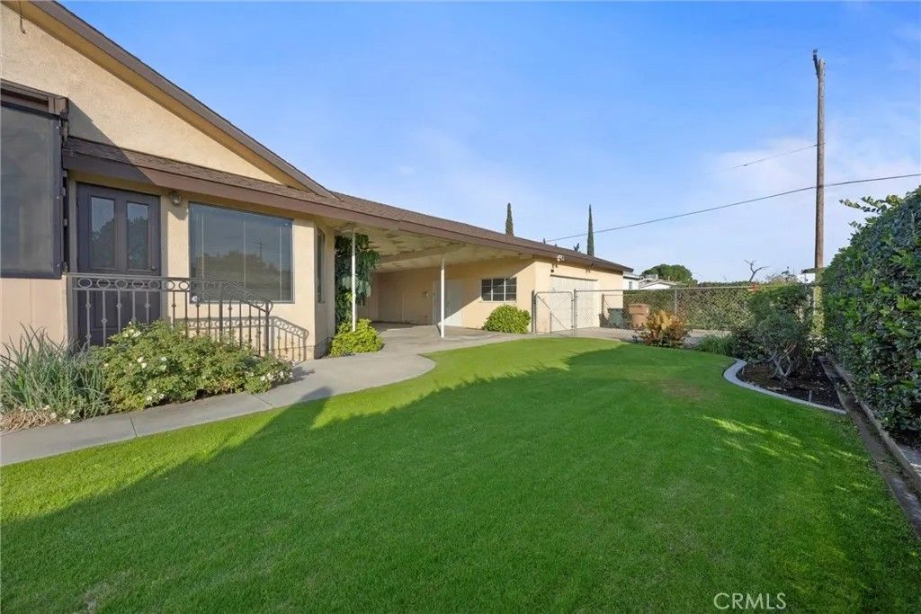 Photo of 240 S Real Rd, Bakersfield, CA 93309 (MLS # SR25271366)