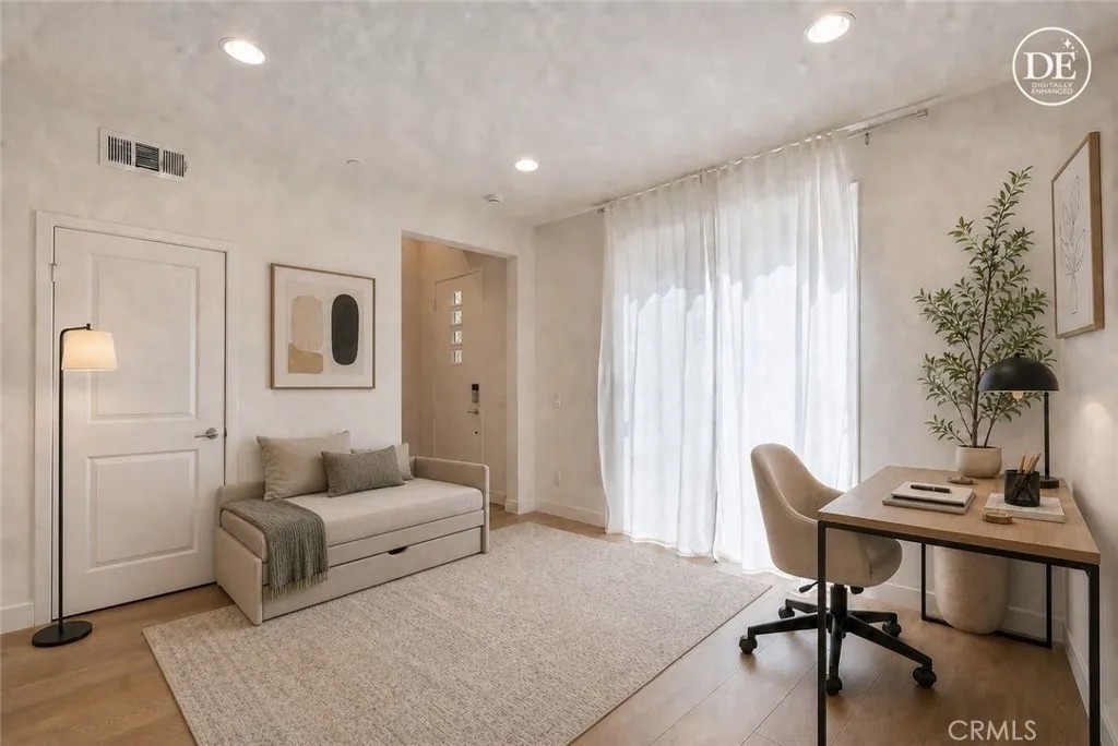 5750 Acacia