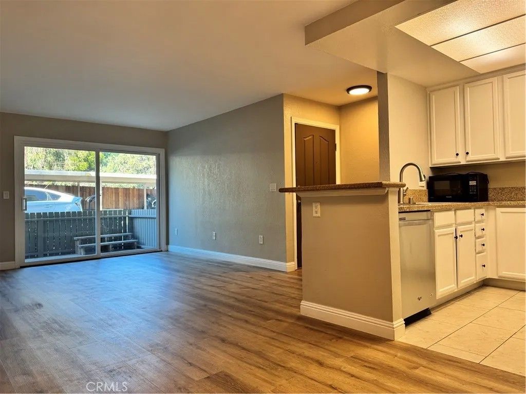 Photo of 432 Edgehill Dr #95, Oceanside, CA 92054 (MLS # SW25269818)
