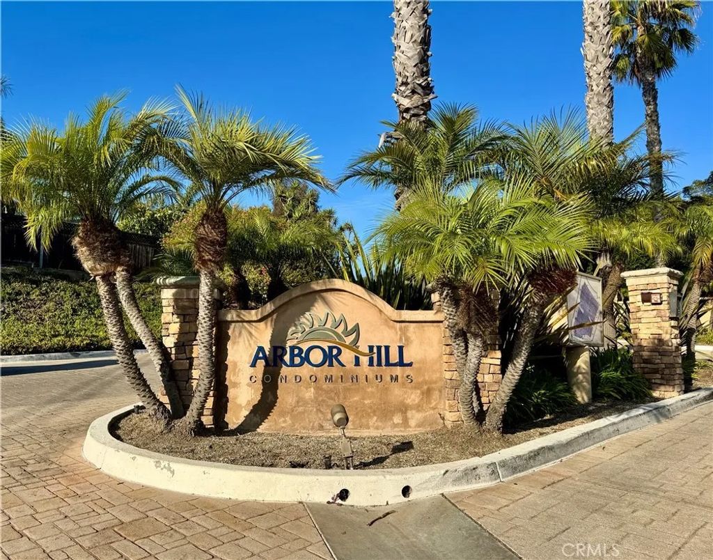 Photo of 432 Edgehill Dr #95, Oceanside, CA 92054 (MLS # SW25269818)