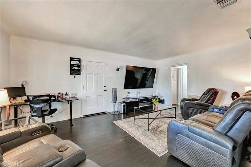 1330 E Caldwell
