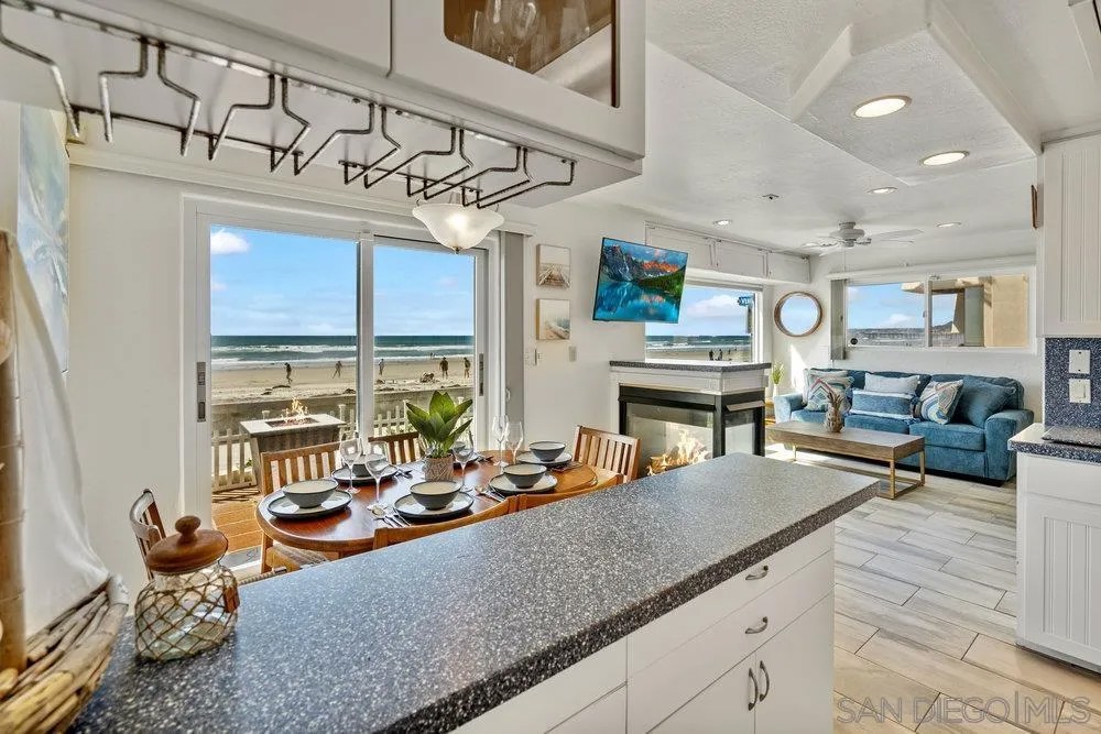 3911 Ocean Front Walk