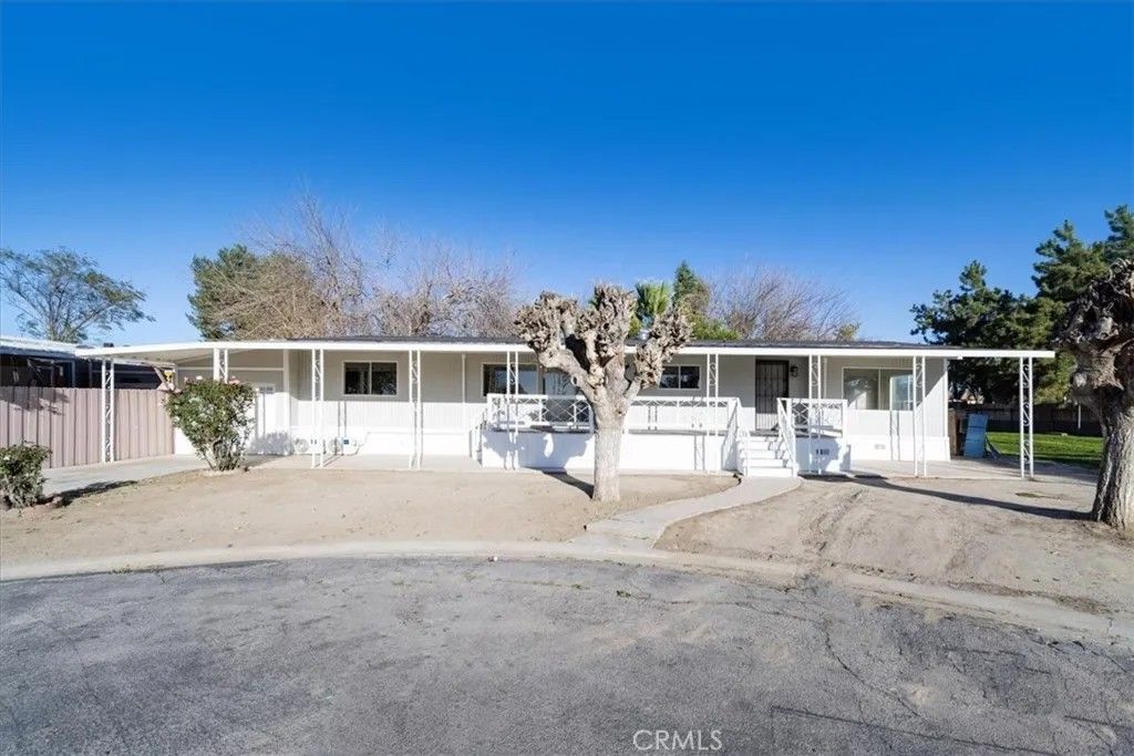 Photo of 1400 E Menlo Ave #49, Hemet, CA 92544 (MLS # SW26051744)