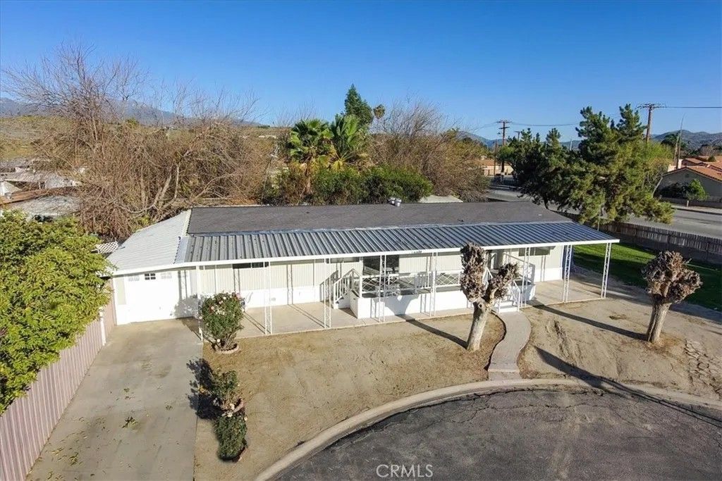 Photo of 1400 E Menlo Ave #49, Hemet, CA 92544 (MLS # SW26051744)