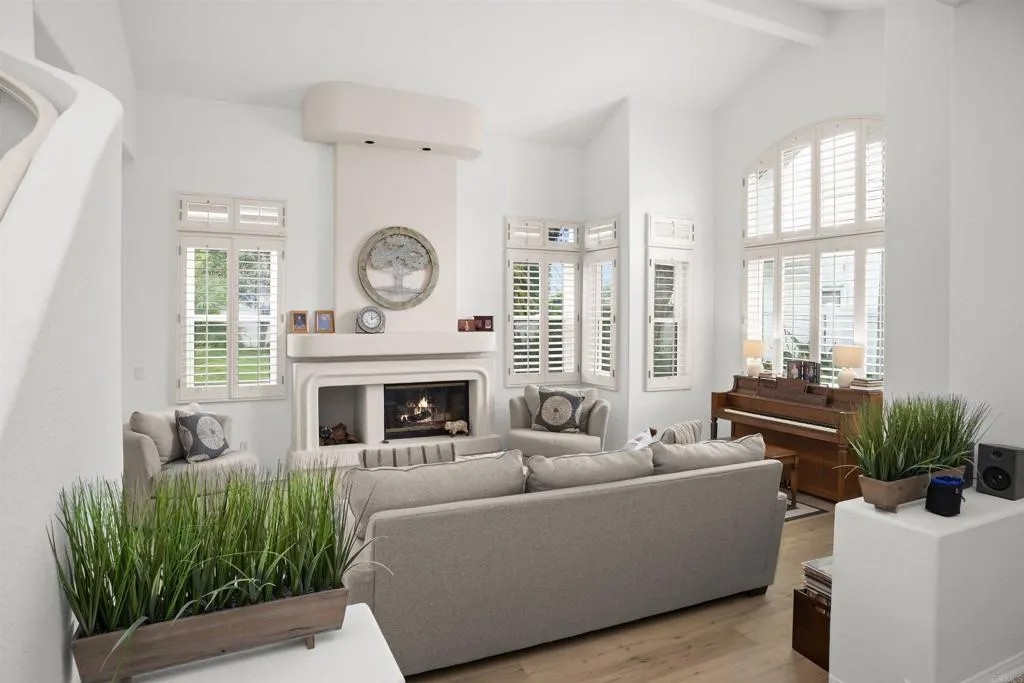 4992 Lassen Drive