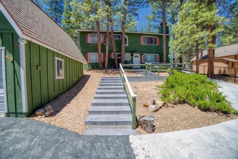 Photo of 489 Hillen Dale, Big Bear Lake, CA 92314 (MLS # IG26137760)