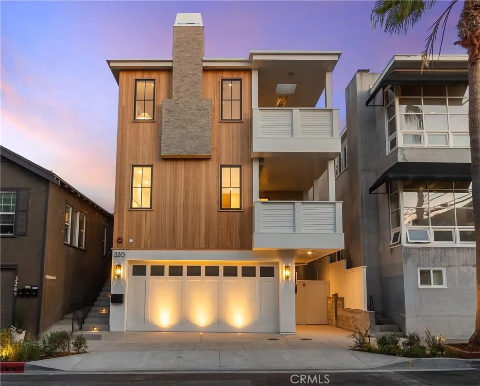 320 1st St