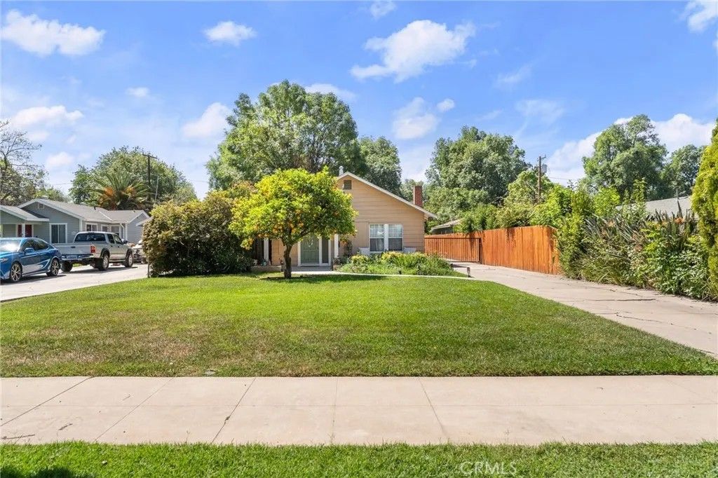 Photo of 4390 Edgewood Pl, Riverside, CA 92506 (MLS # IG26062401)