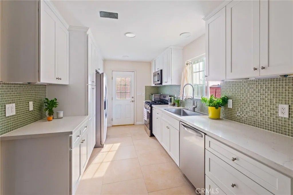 Photo of 10092 Bernadette Ave, Buena Park, CA 90620 (MLS # CV25279987)